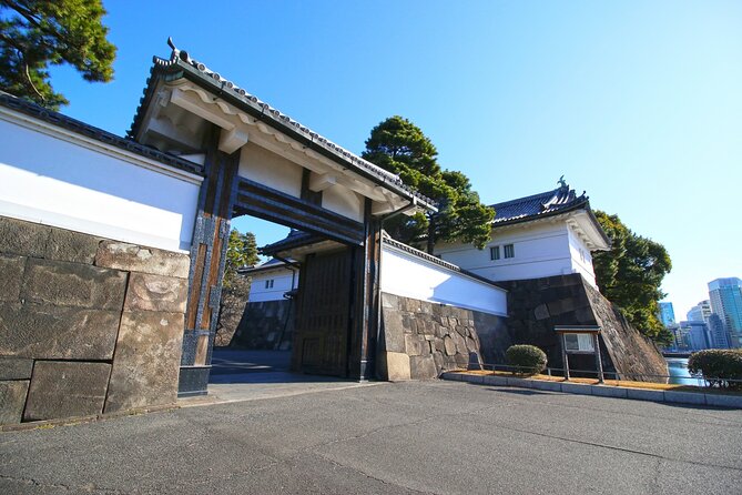 Imperial Palace and Heritage of Edo Castle Private Tour