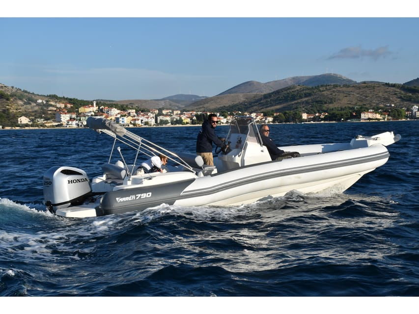 Krk/Dunat: Rent a boat Marlin 790 Dynamic - An Introduction to the Experience