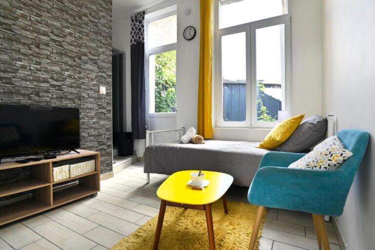 Studio Without Kitchen – 1 Person Review