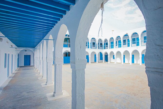 4-Hour Tour With Crocodile Encounter in Djerba Island