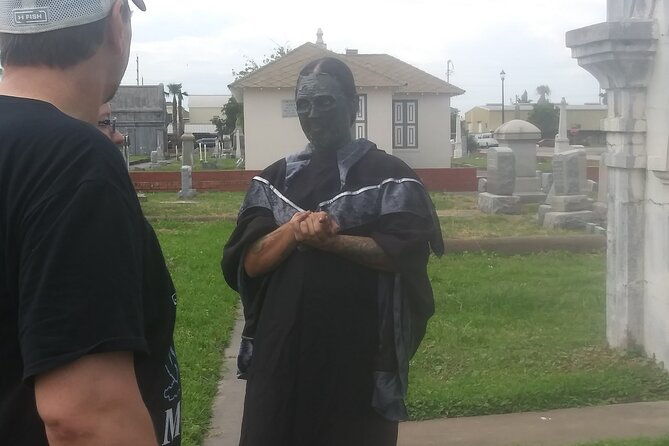 Galveston Cemetery Tour with Ghost Hunting Equipment - Introduction: A Ghost Tour in Galveston - Worth the Look?
