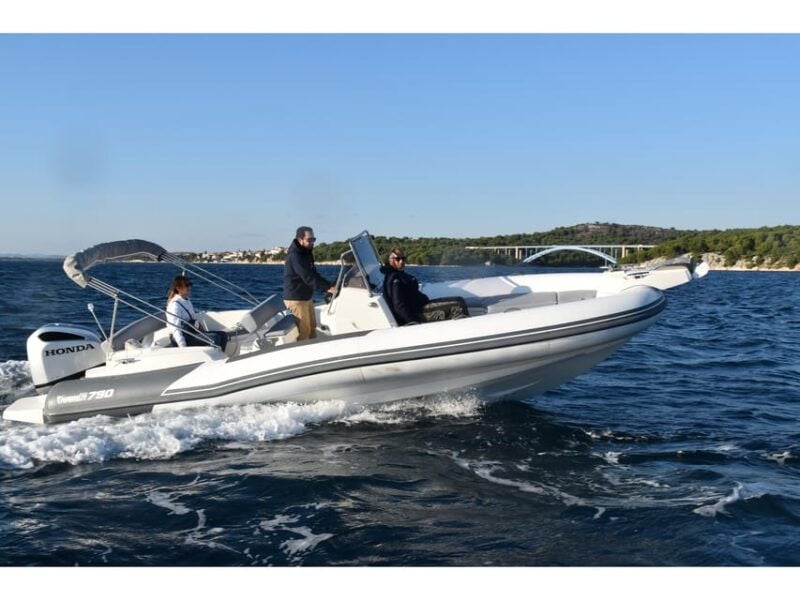 Krk/Dunat: Rent a boat Marlin 790 Dynamic - What Makes this Boat Rental Special?