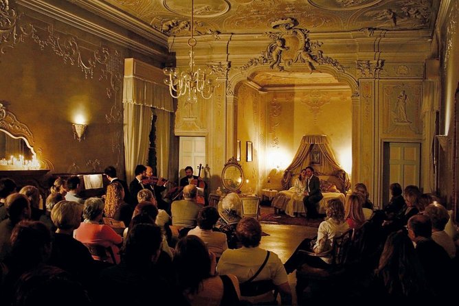 Musica a Palazzo 'Traveling Opera' Performance in Venice - Venue and Atmosphere