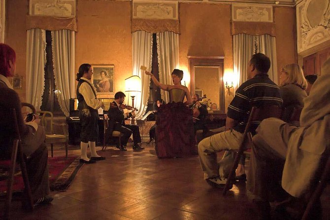 Musica a Palazzo 'Traveling Opera' Performance in Venice