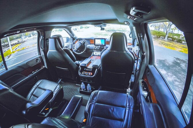 Private Lux Car Transfer Jacksonville to Orlando (MCO) Airport - The Vehicle and Amenities