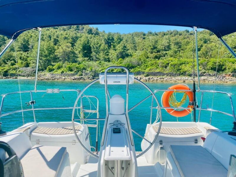 Sailing Island hopping with drinks - What Makes This Tour Stand Out?