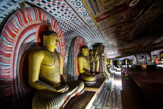 Sigiriya Lion Rock & Dambulla Cave Temple Day Tour From Colombo - Discovering Sigiriya Lion Rock: The Highlight of the Day