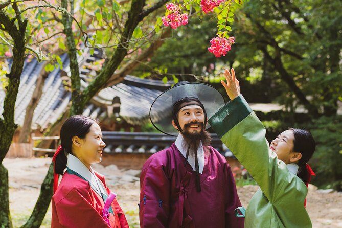 Soswaewon Garden Walking Tour in Traditional Korean Costume, KTourTOP10