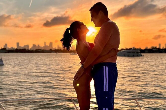 Sunset and Night Cruise of the Miami Bay Skyline on a Yacht - An Overview of the Experience