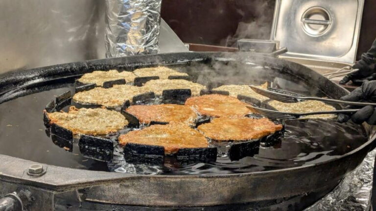 Vienna: Christmas Market Food and Drinks Tour - Who Should Sign Up?