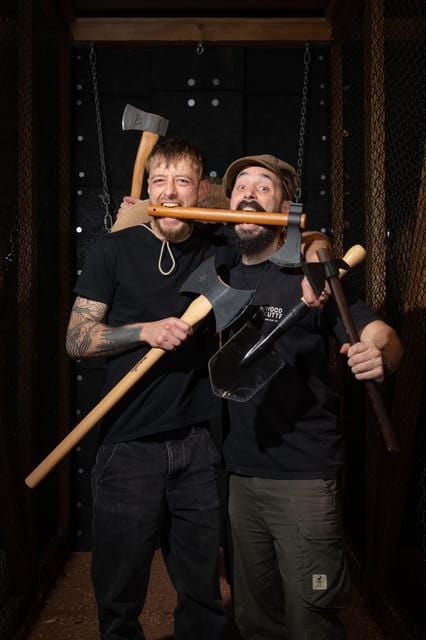 WOODCUTTER - AXE THROWING & BAR EXPERIENCE IN FRANKFURT - FAQ: Practical Questions About the WoodCutter Axe Throwing Experience