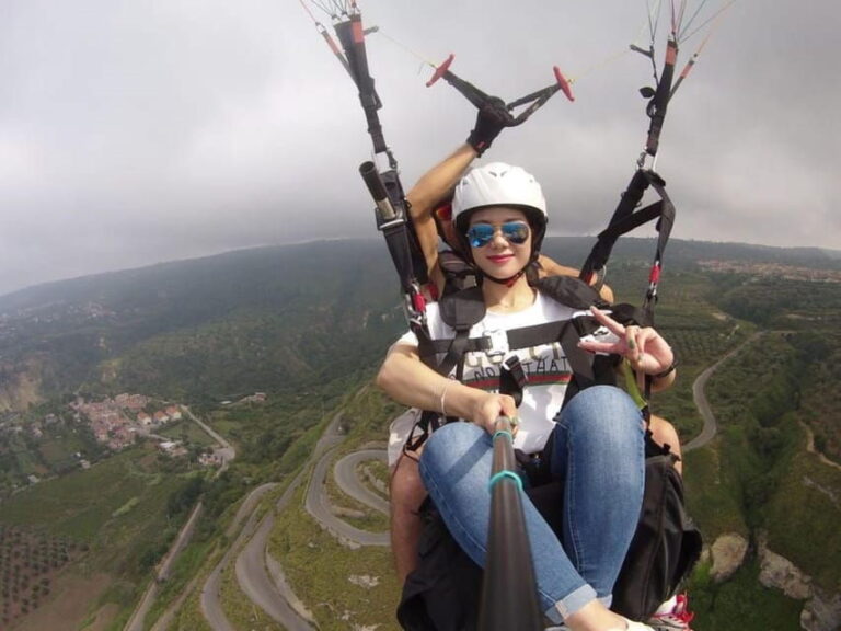Zambrone: Paragliding Experience - What to Expect on Your Paragliding Flight